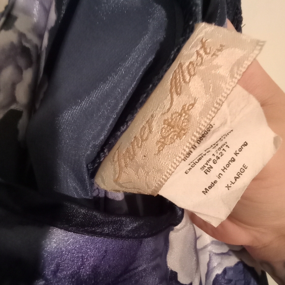 Blue floral nightgown and robe & leopard robe - Picture 9 of 13